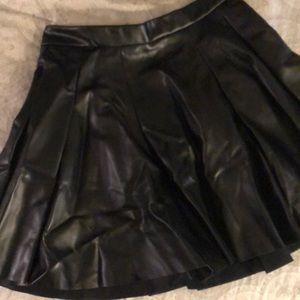 ❤️ $5 THIS WEEK ONLY SALE - Leather pleated skirt